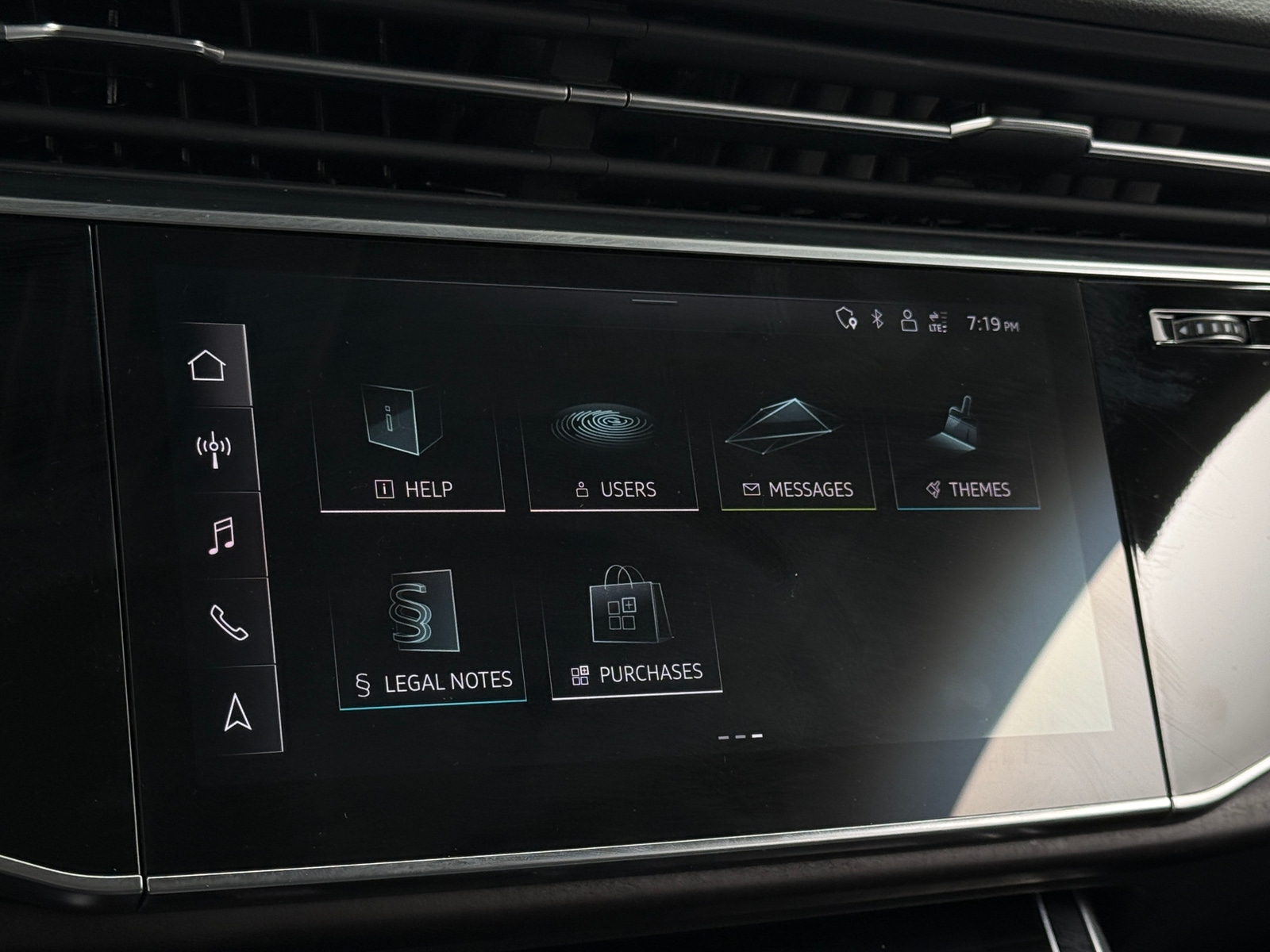 Thumbnail: 2023 Audi Q8 - 3