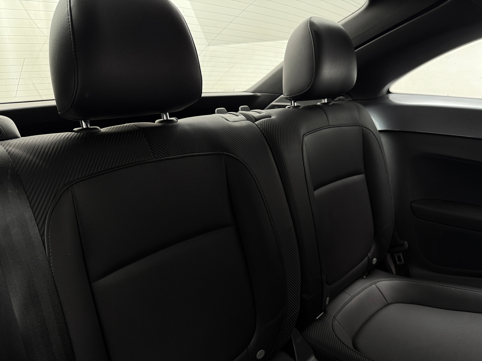 Thumbnail: 2013 Volkswagen Beetle - 4