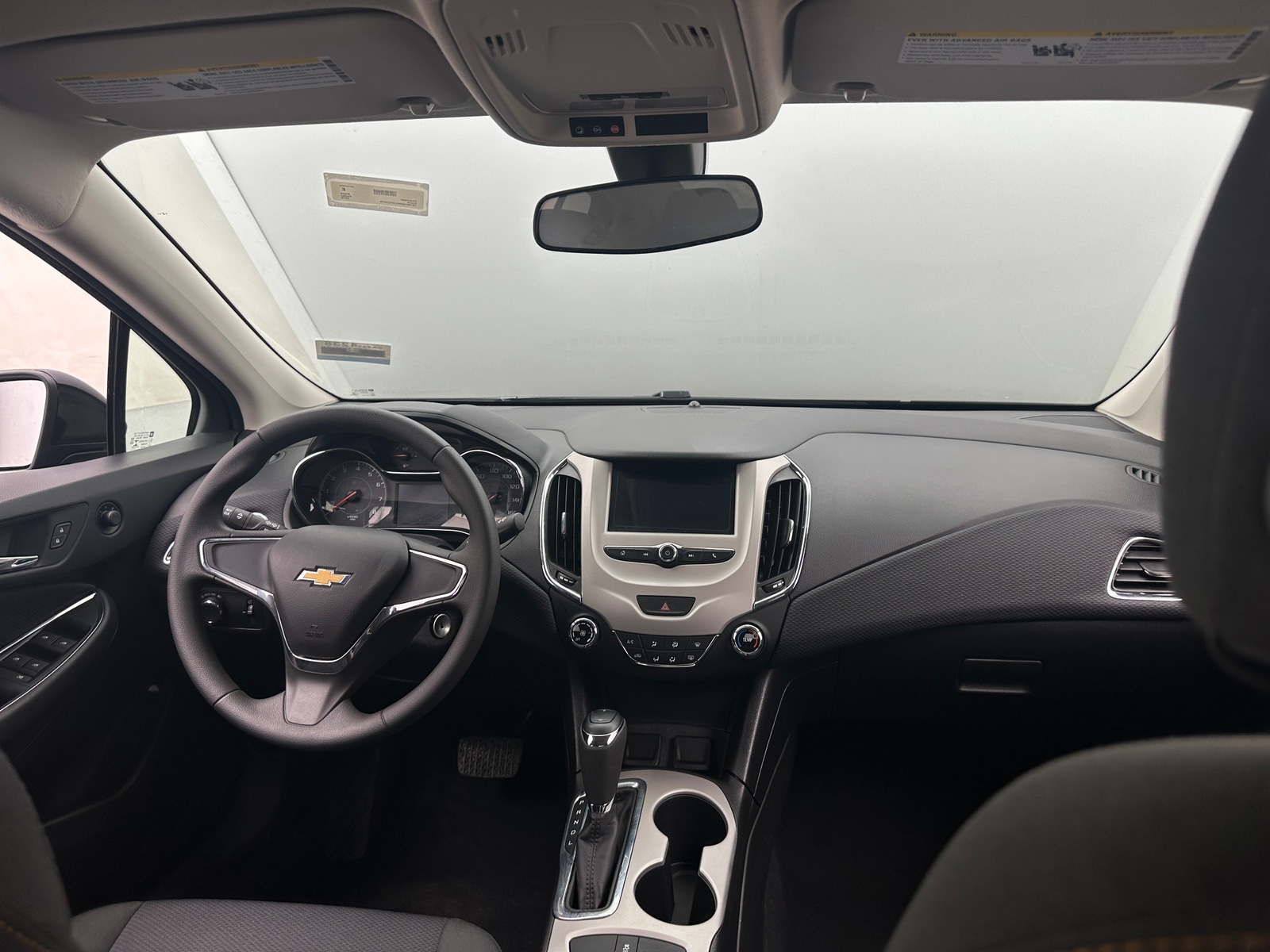 Thumbnail: 2018 Chevrolet Cruze - 3