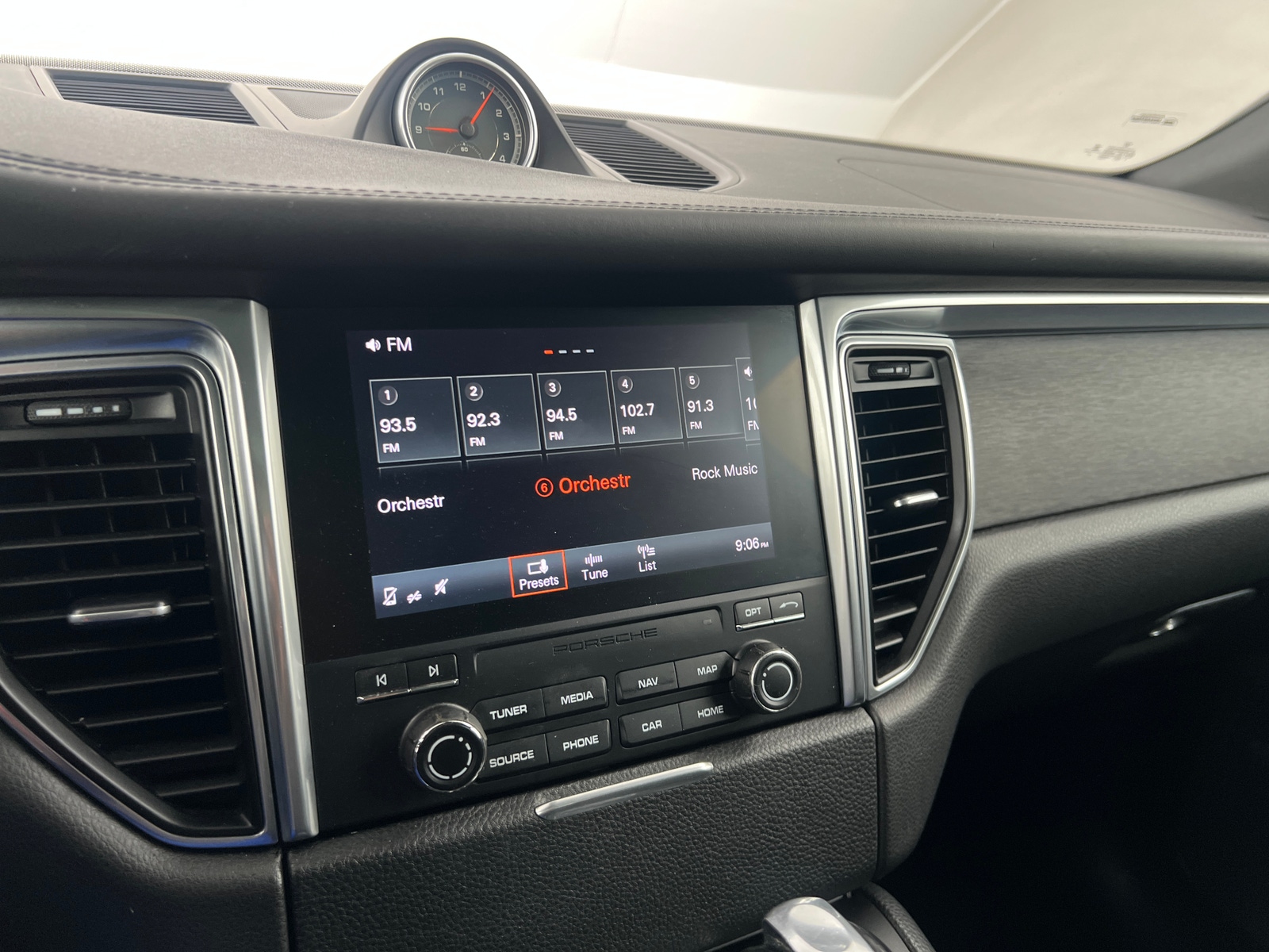 Thumbnail: 2018 Porsche Macan - 3