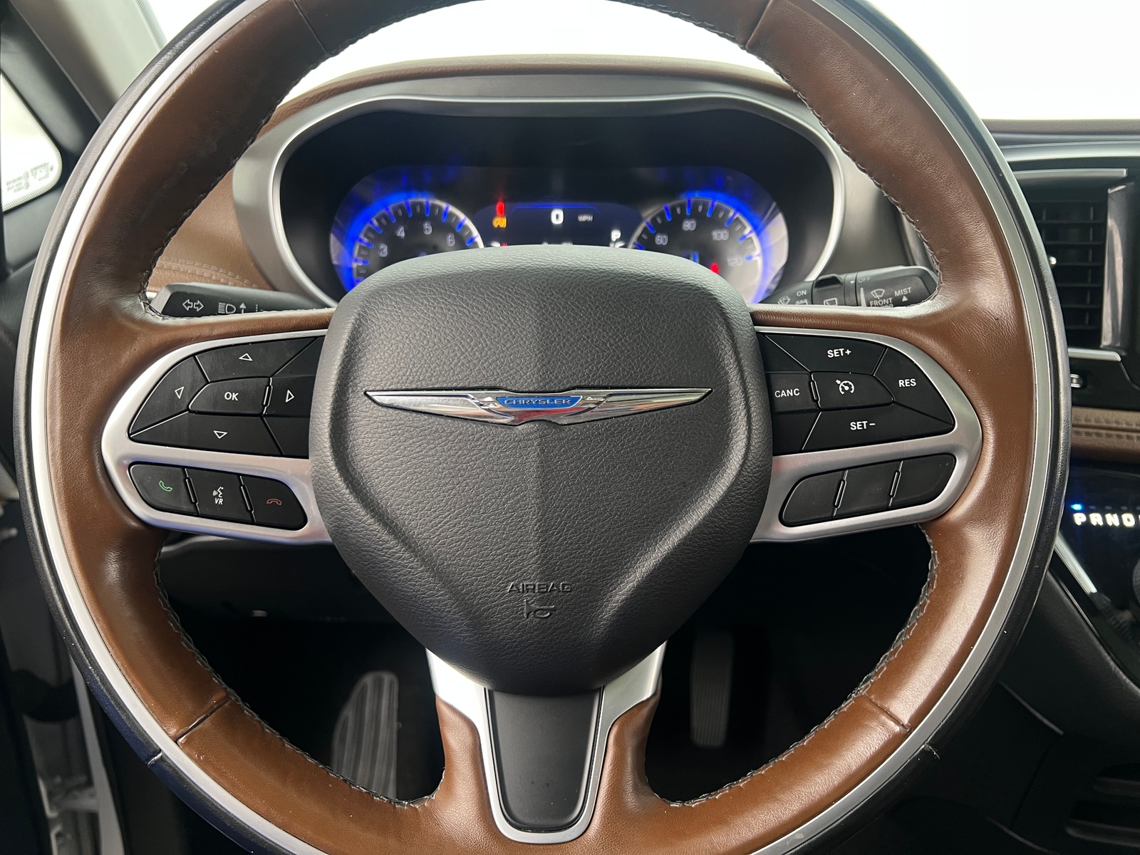 Thumbnail: 2019 Chrysler Pacifica - 4