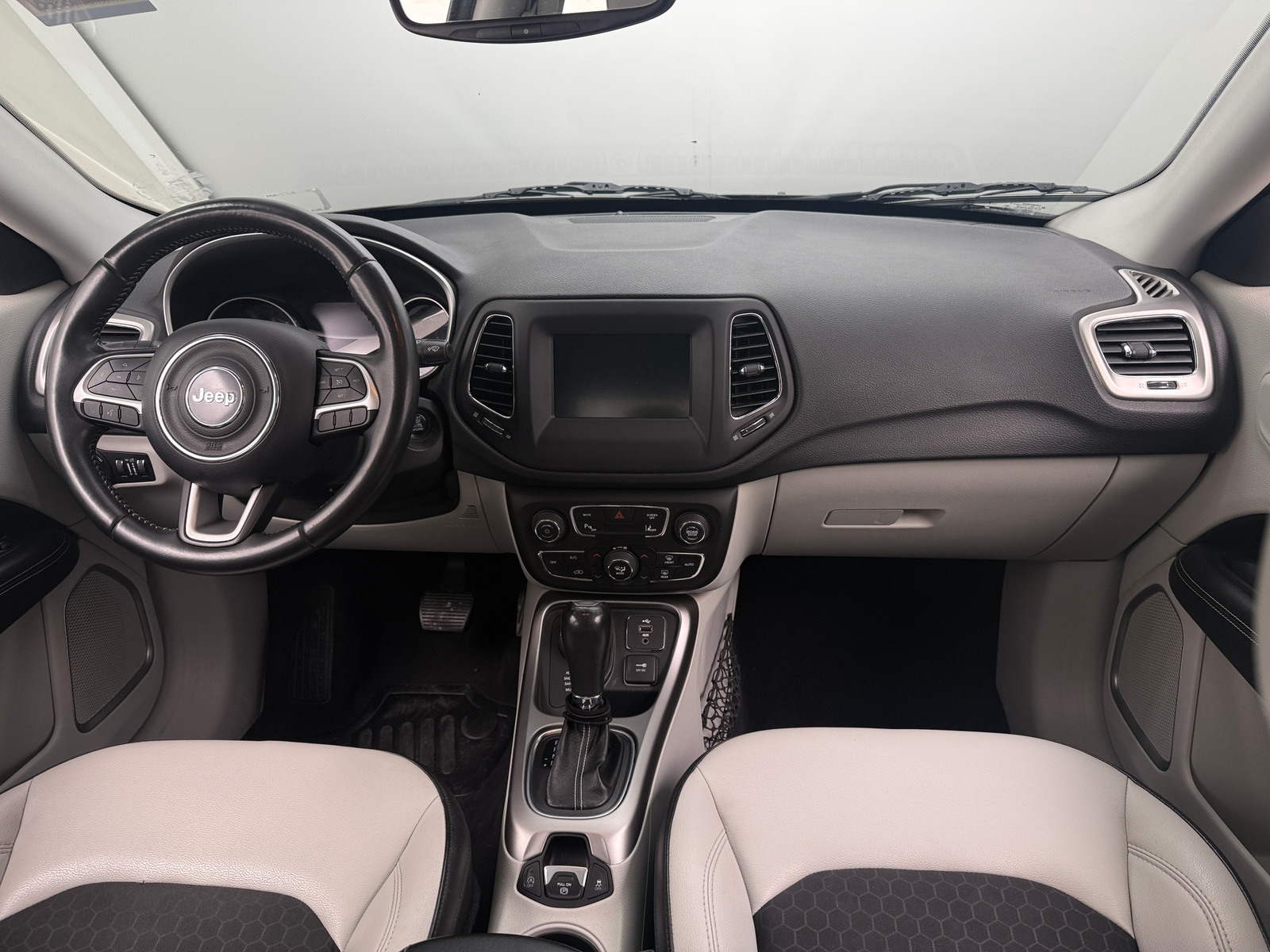 Thumbnail: 2018 Jeep Compass - 3