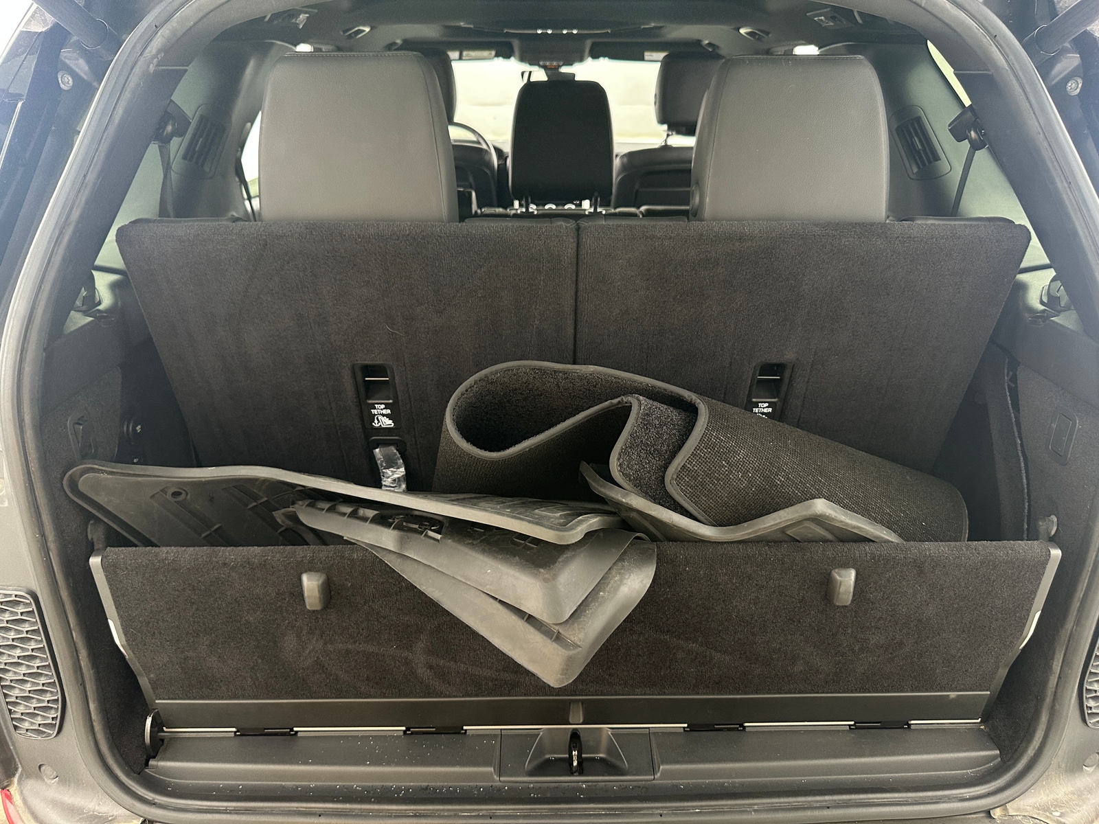 Thumbnail: 2019 Land Rover Discovery - 6