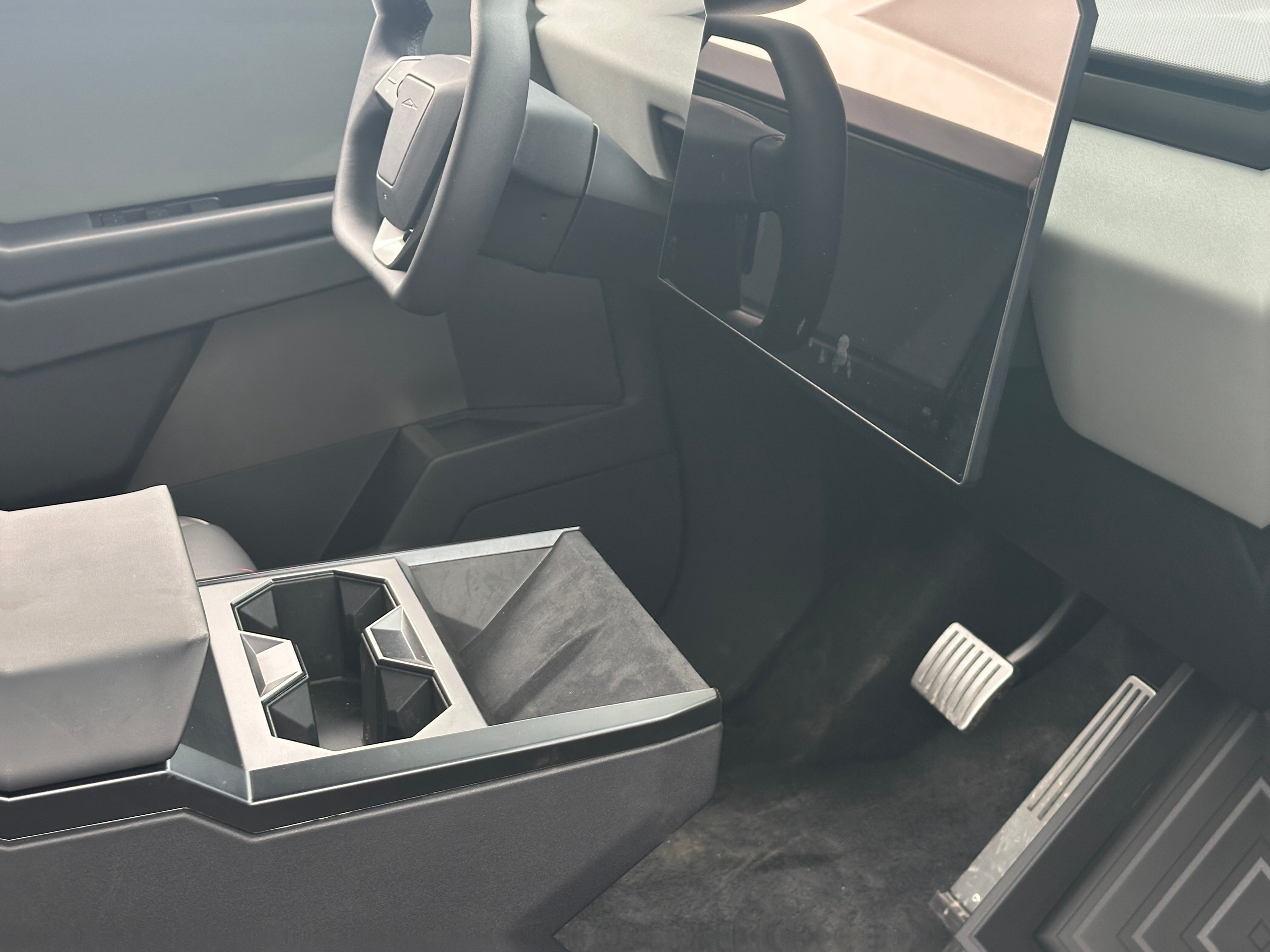 2025 Tesla Cybertruck