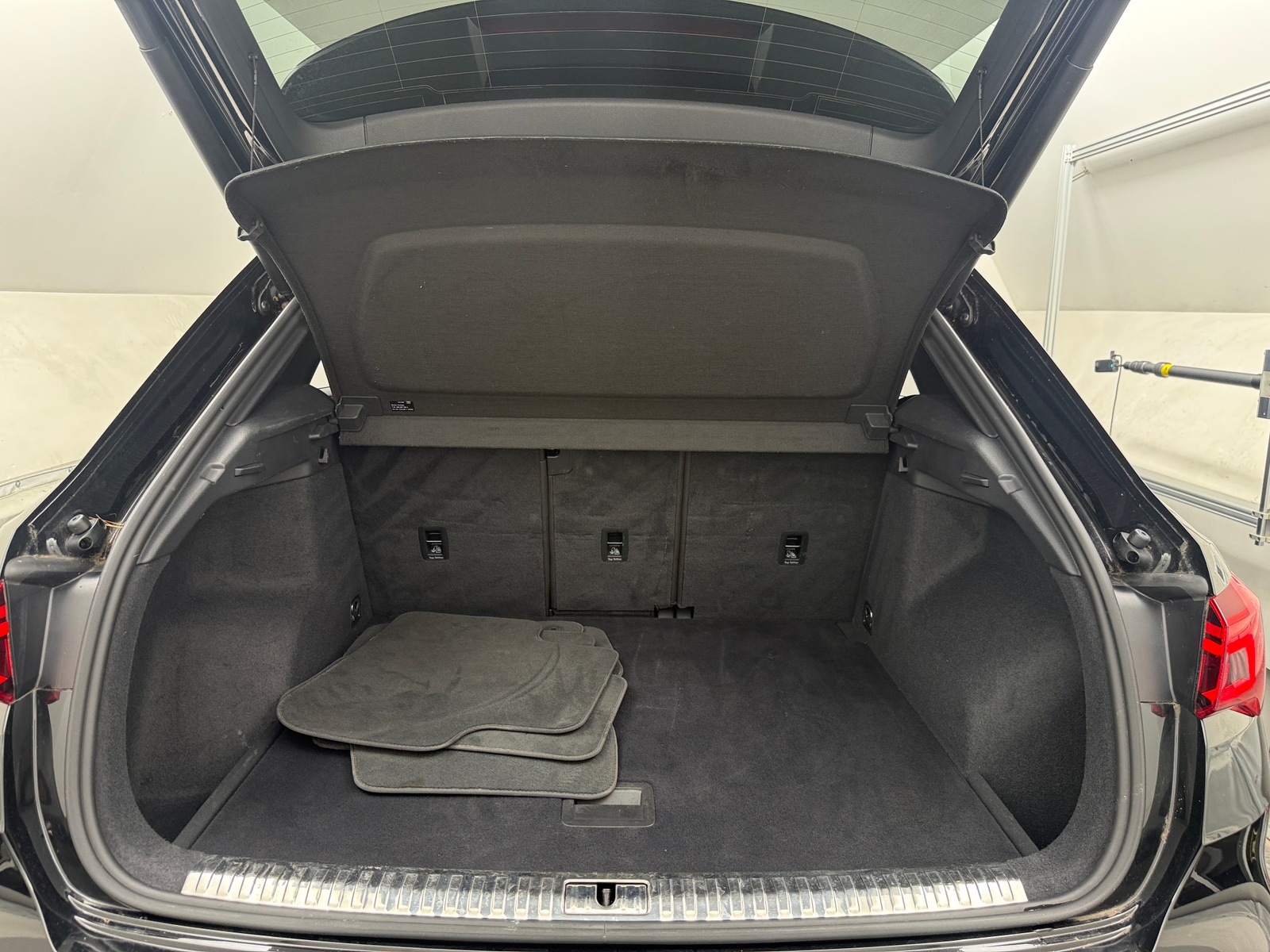 Thumbnail: 2021 Audi Q3 - 6