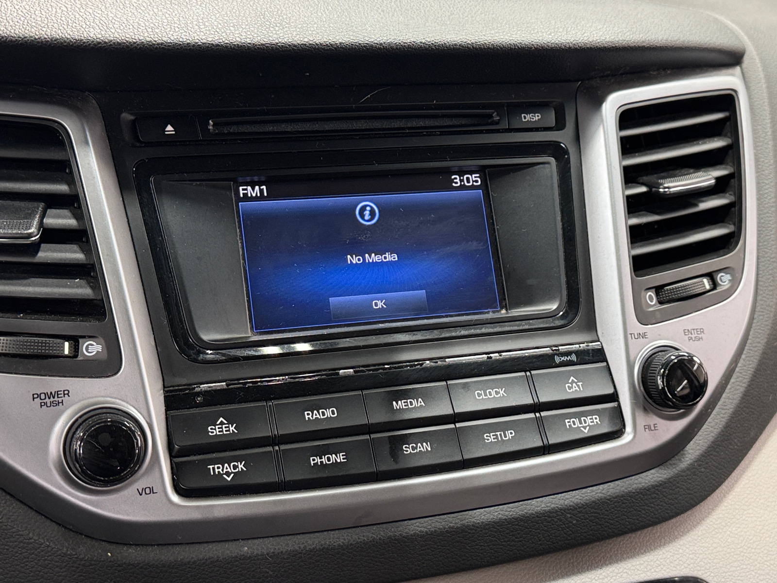 Thumbnail: 2016 Hyundai Tucson - 3