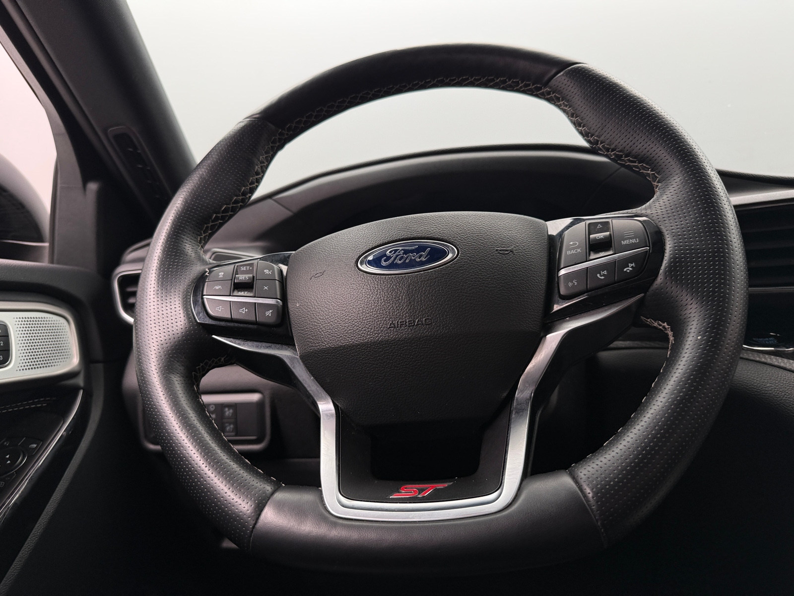 Thumbnail: 2021 Ford Explorer - 4