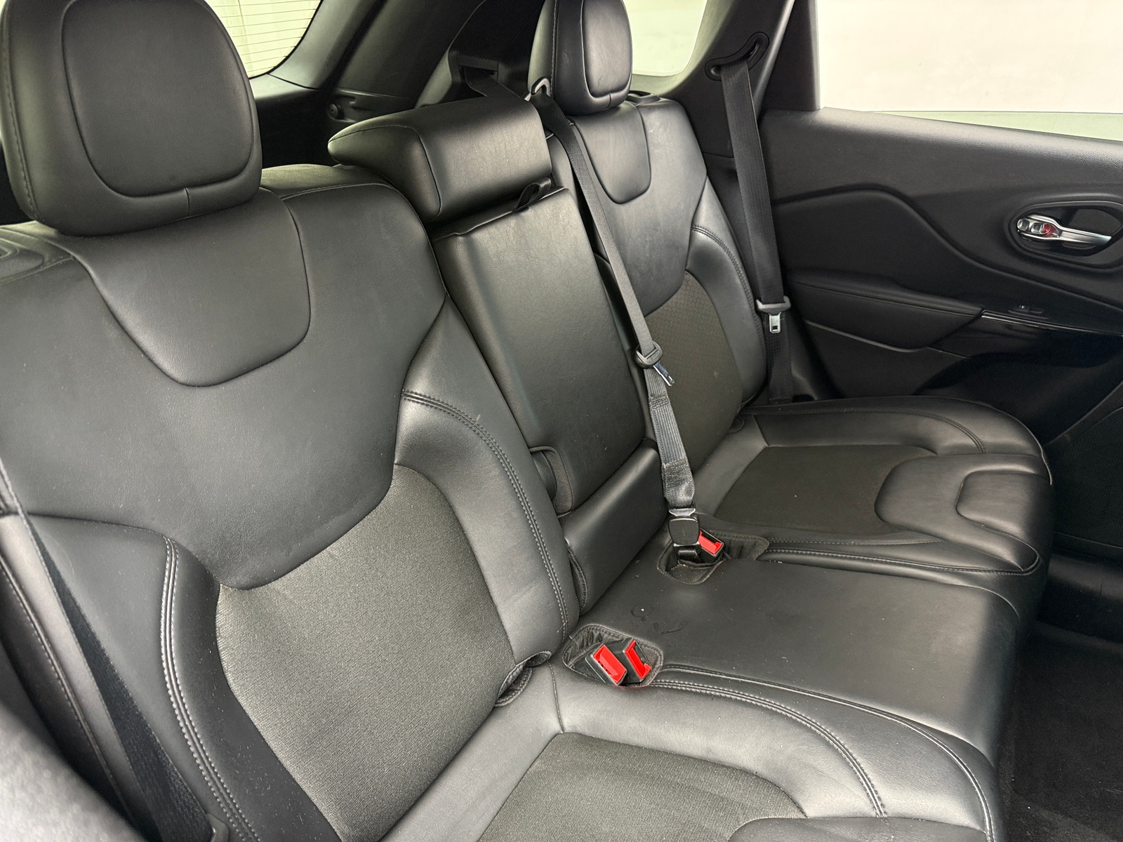 Thumbnail: 2021 Jeep Cherokee - 6