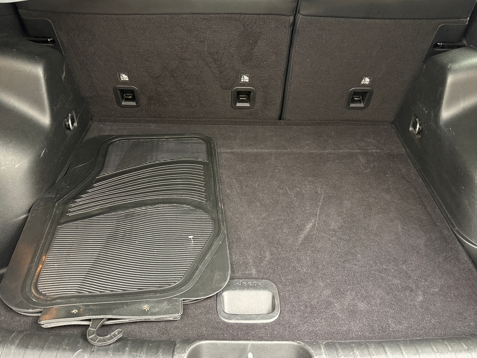 Thumbnail: 2021 Jeep Cherokee - 7