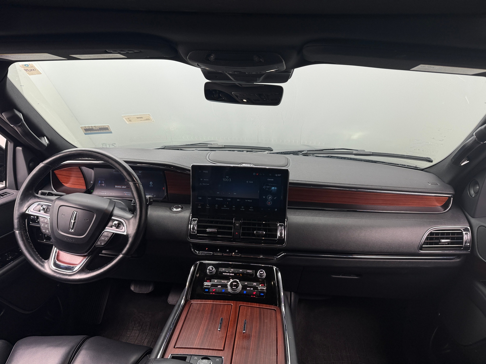 Thumbnail: 2023 Lincoln Navigator L - 2