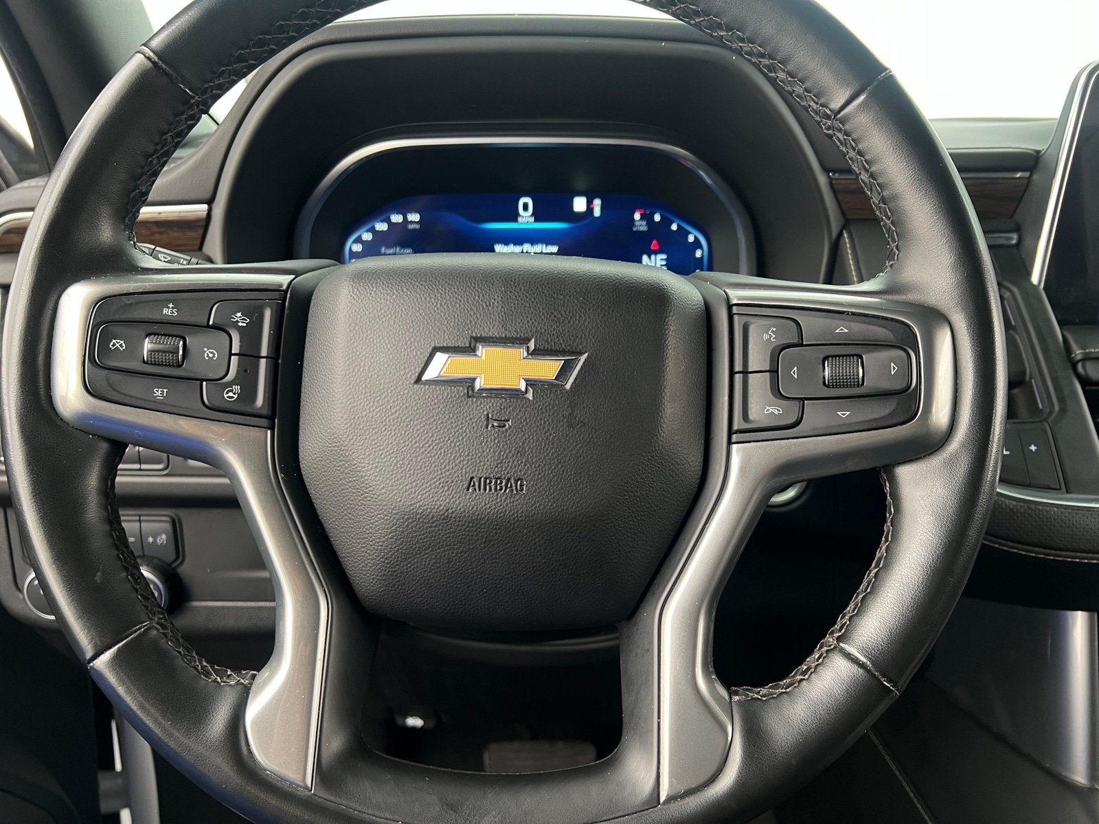 Thumbnail: 2023 Chevrolet Suburban - 4