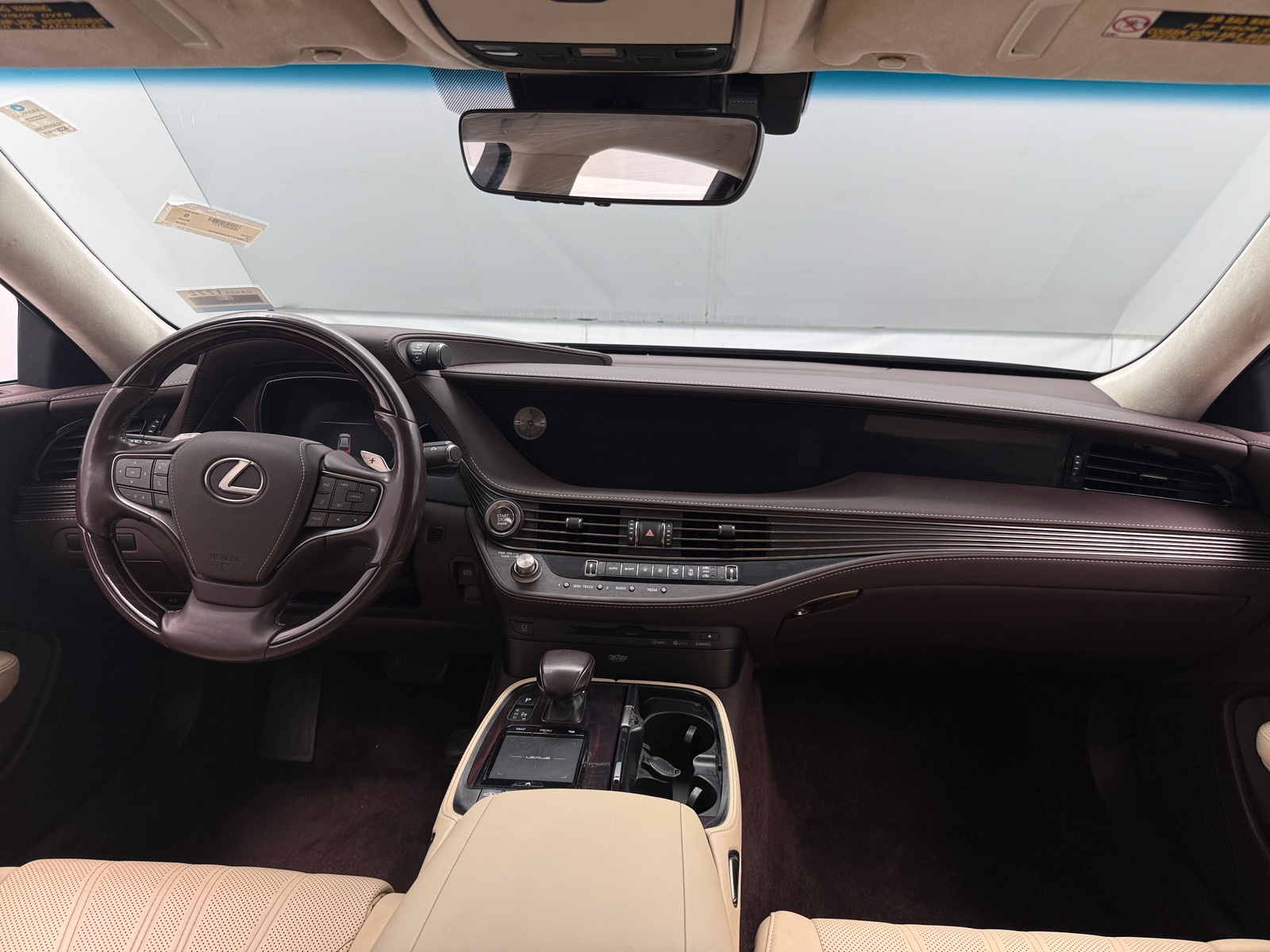 Thumbnail: 2018 Lexus LS - 3