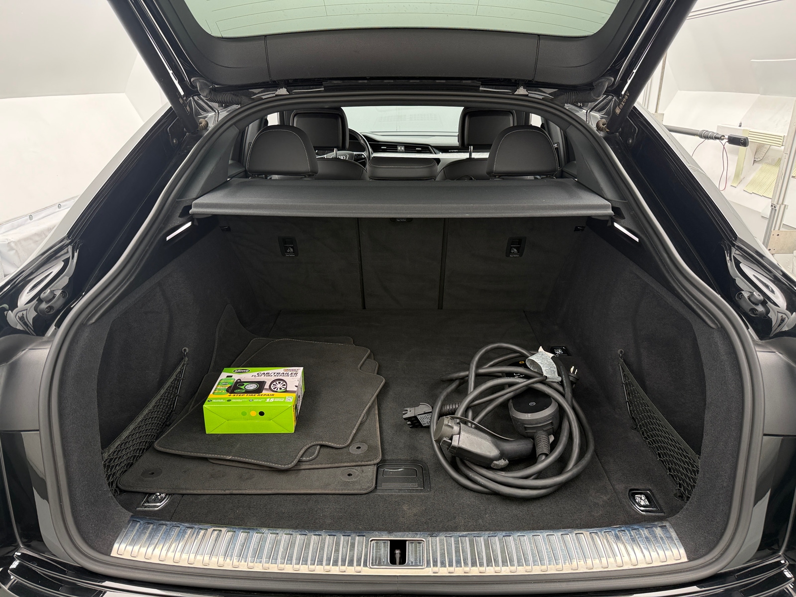 Thumbnail: 2024 Audi Q8 e-tron - 6