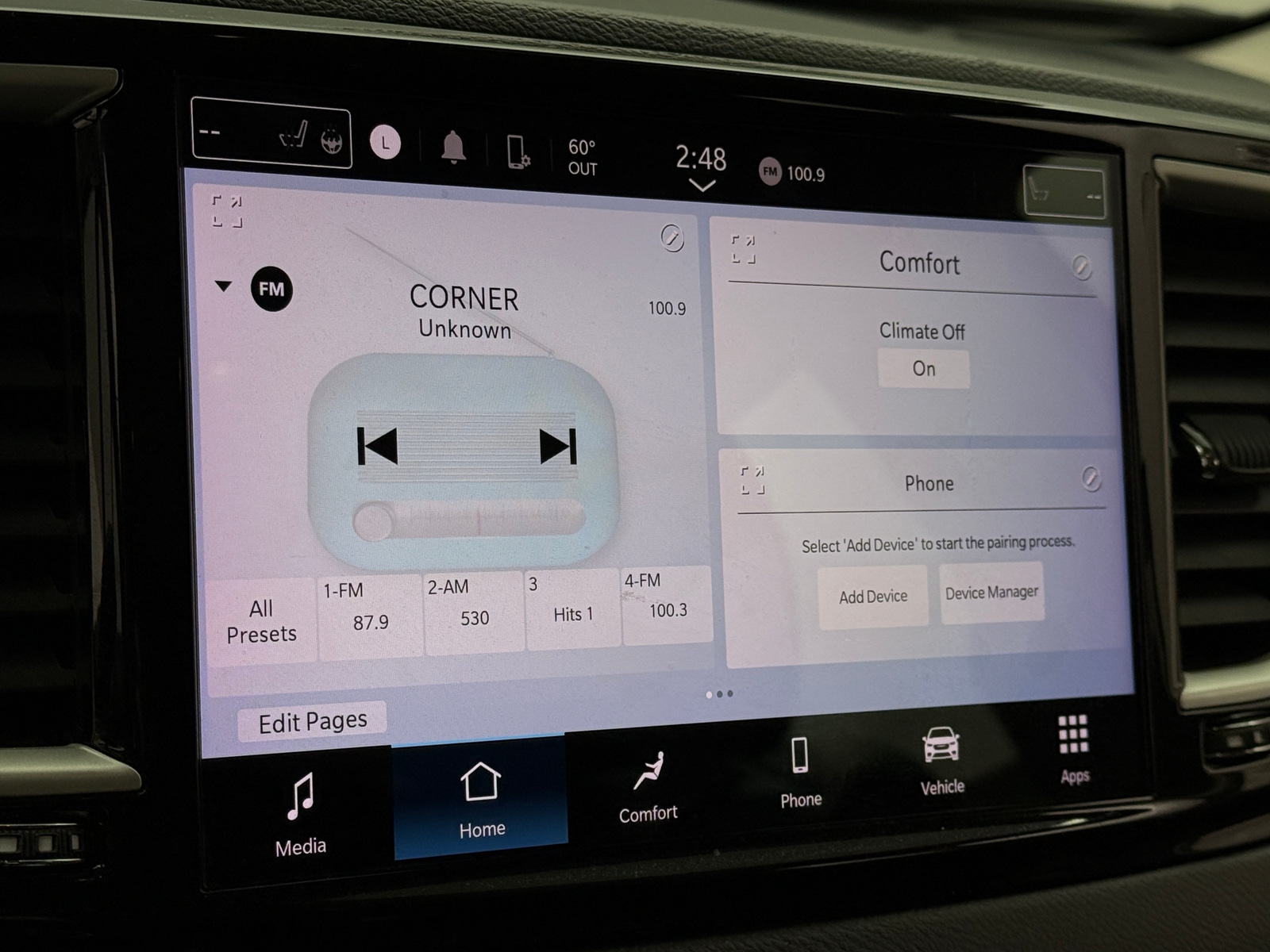 Thumbnail: 2022 Chrysler Pacifica - 3