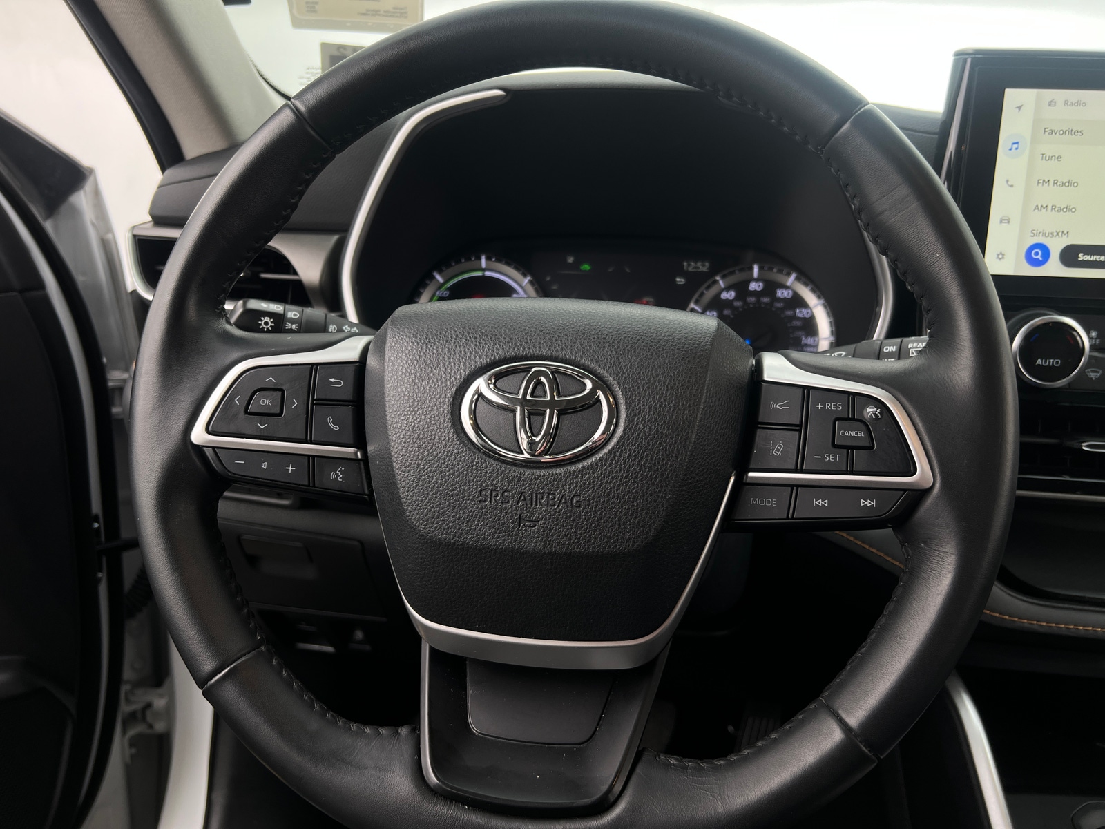 Thumbnail: 2023 Toyota Highlander - 4