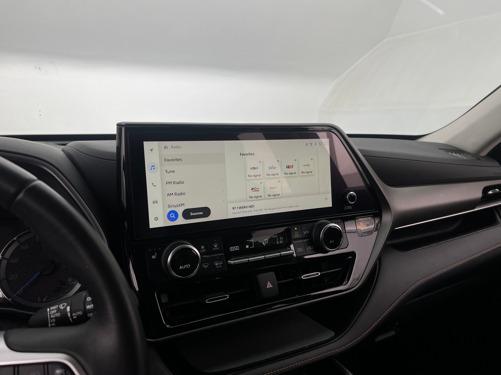 Thumbnail: 2023 Toyota Highlander - 3