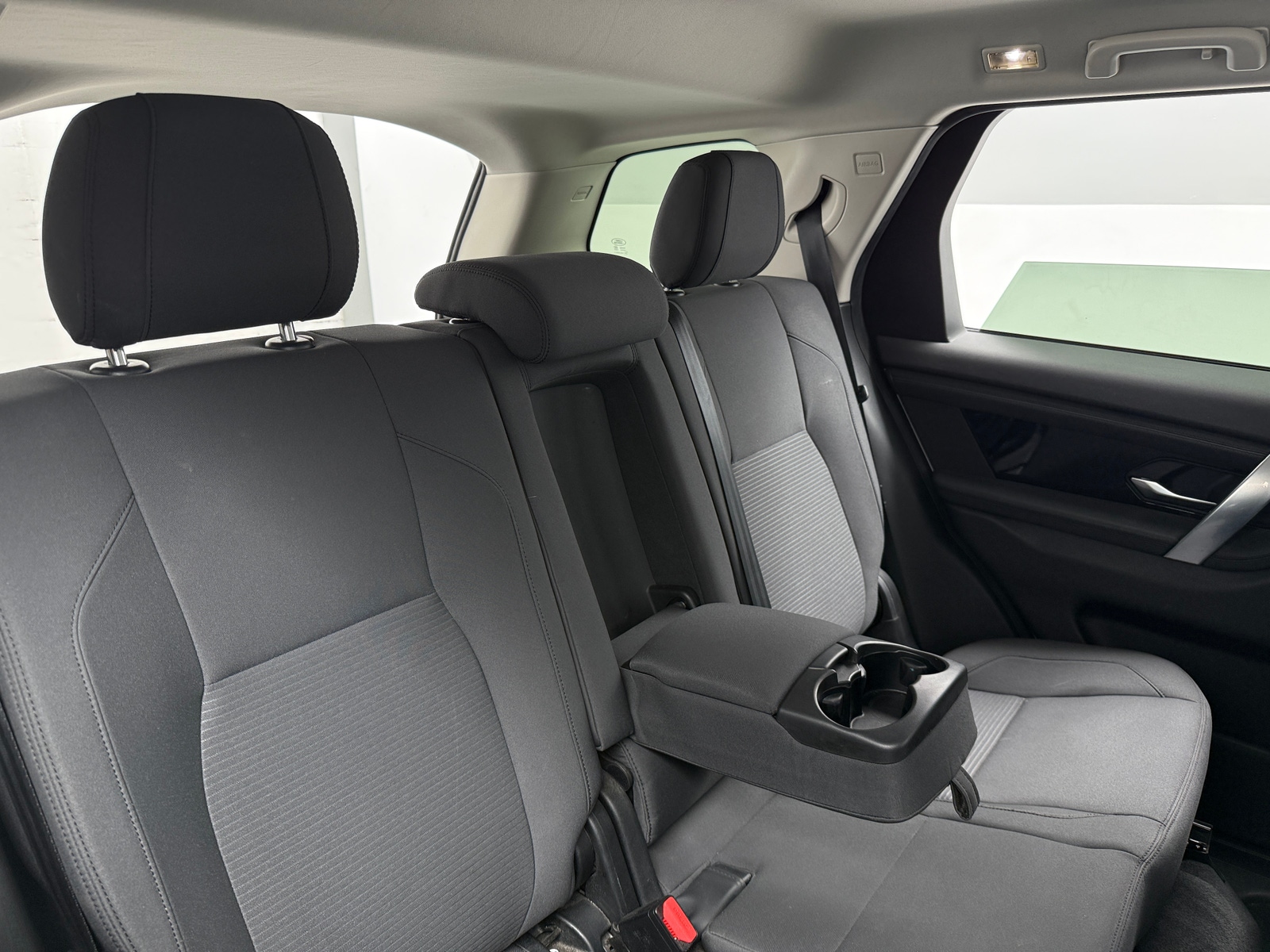 Thumbnail: 2020 Land Rover Discovery Sport - 6