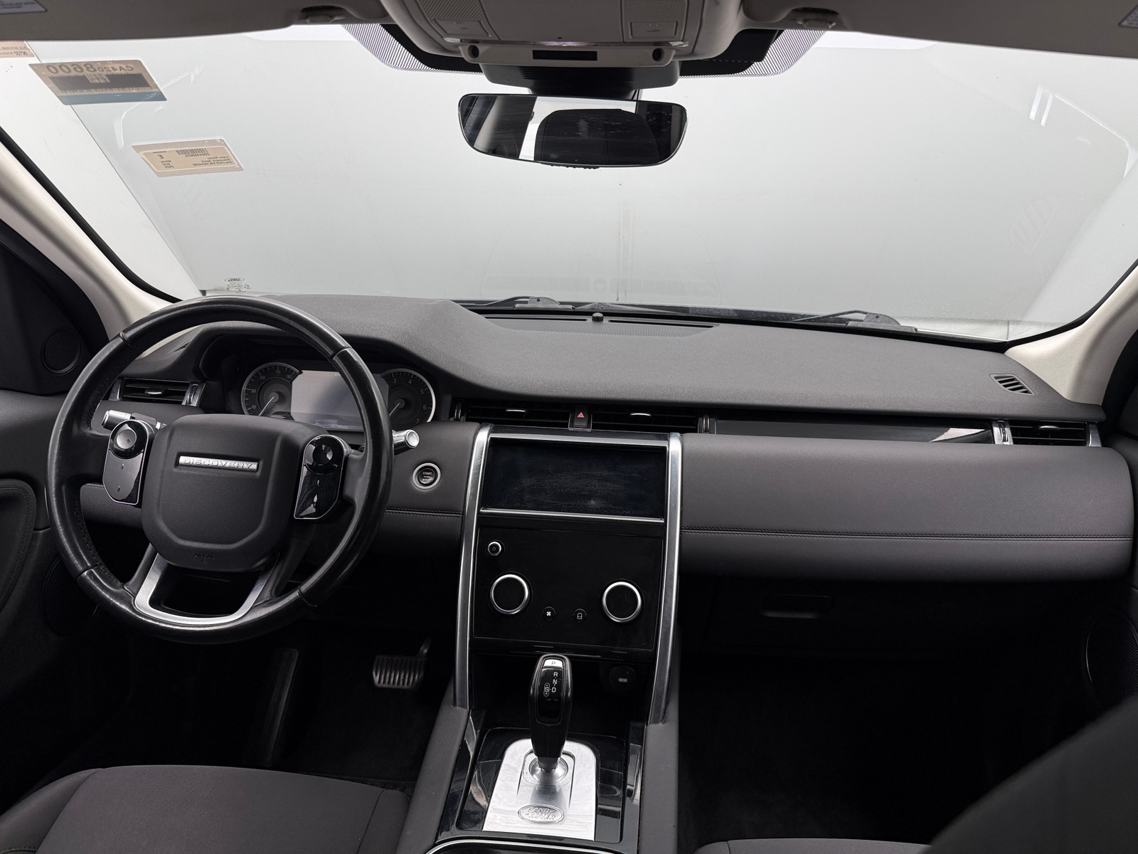 Thumbnail: 2020 Land Rover Discovery Sport - 3