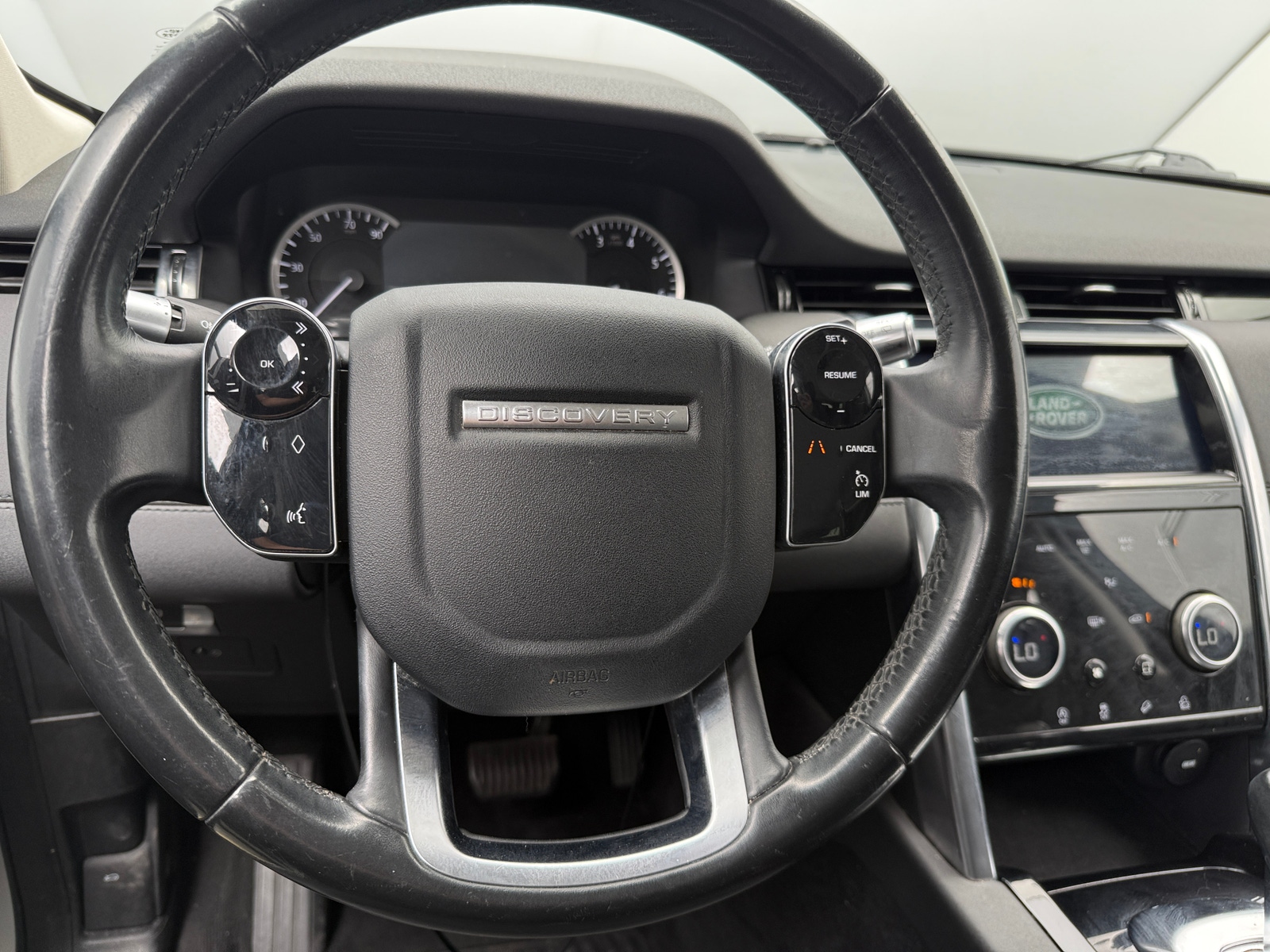 Thumbnail: 2020 Land Rover Discovery Sport - 5