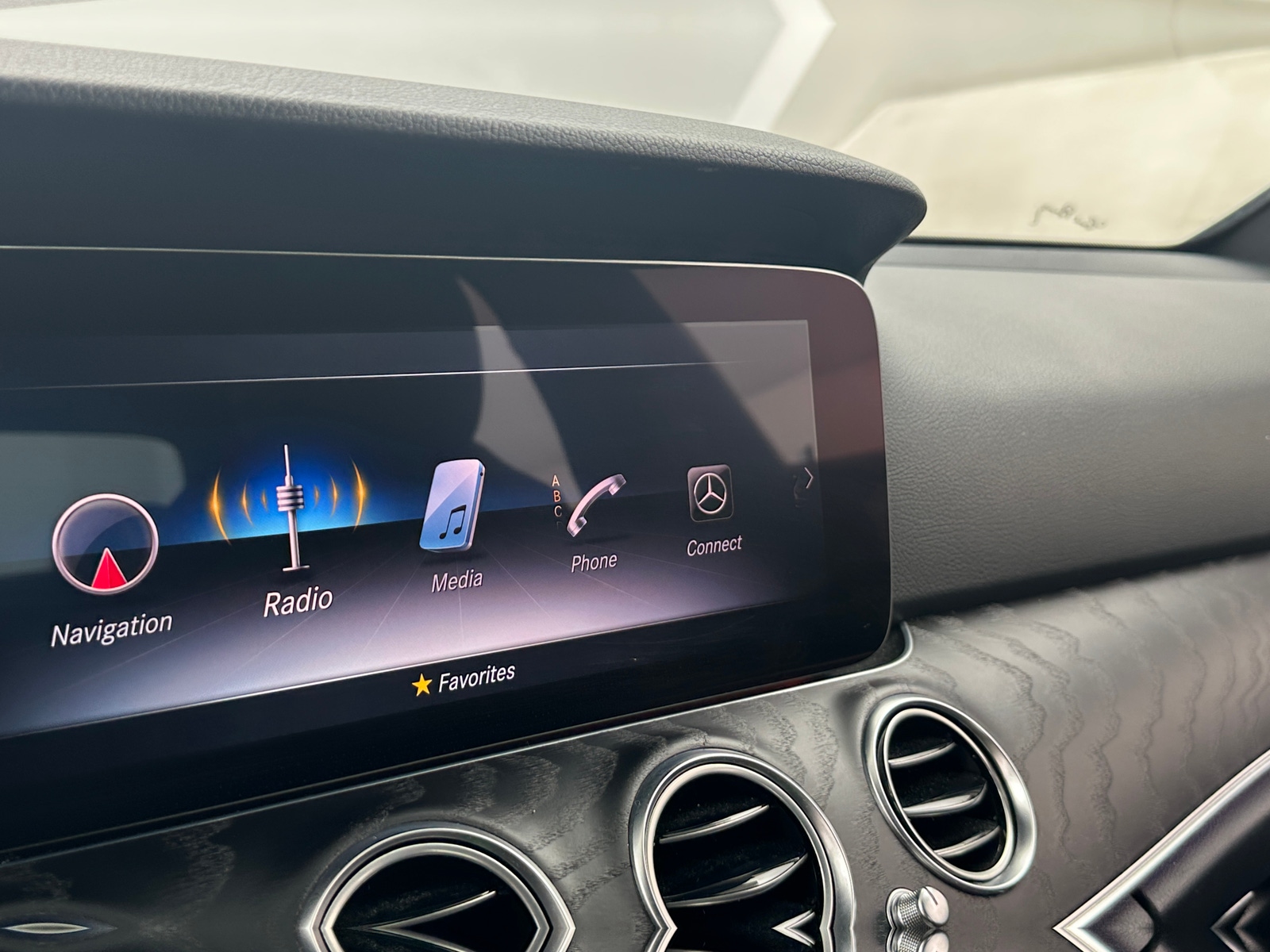 Thumbnail: 2020 Mercedes-Benz E-Class - 3