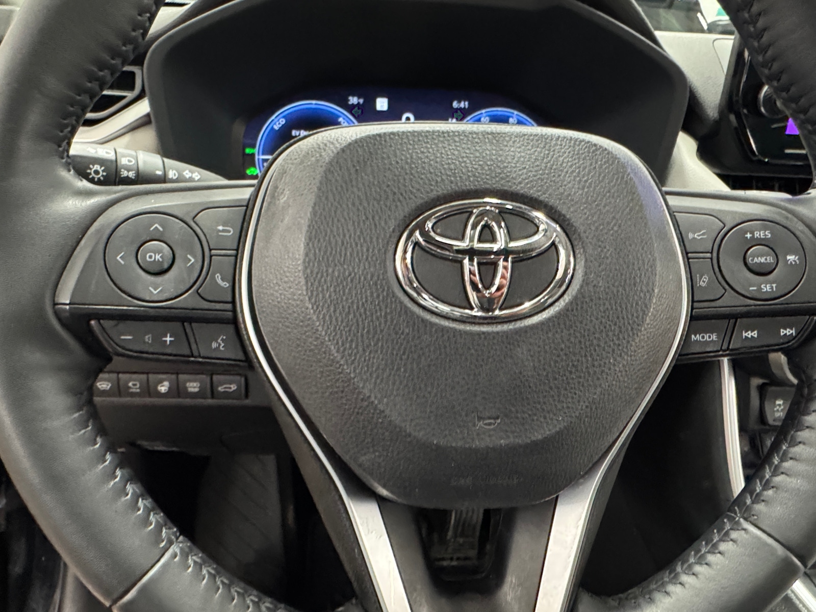 Thumbnail: 2023 Toyota RAV4 - 4