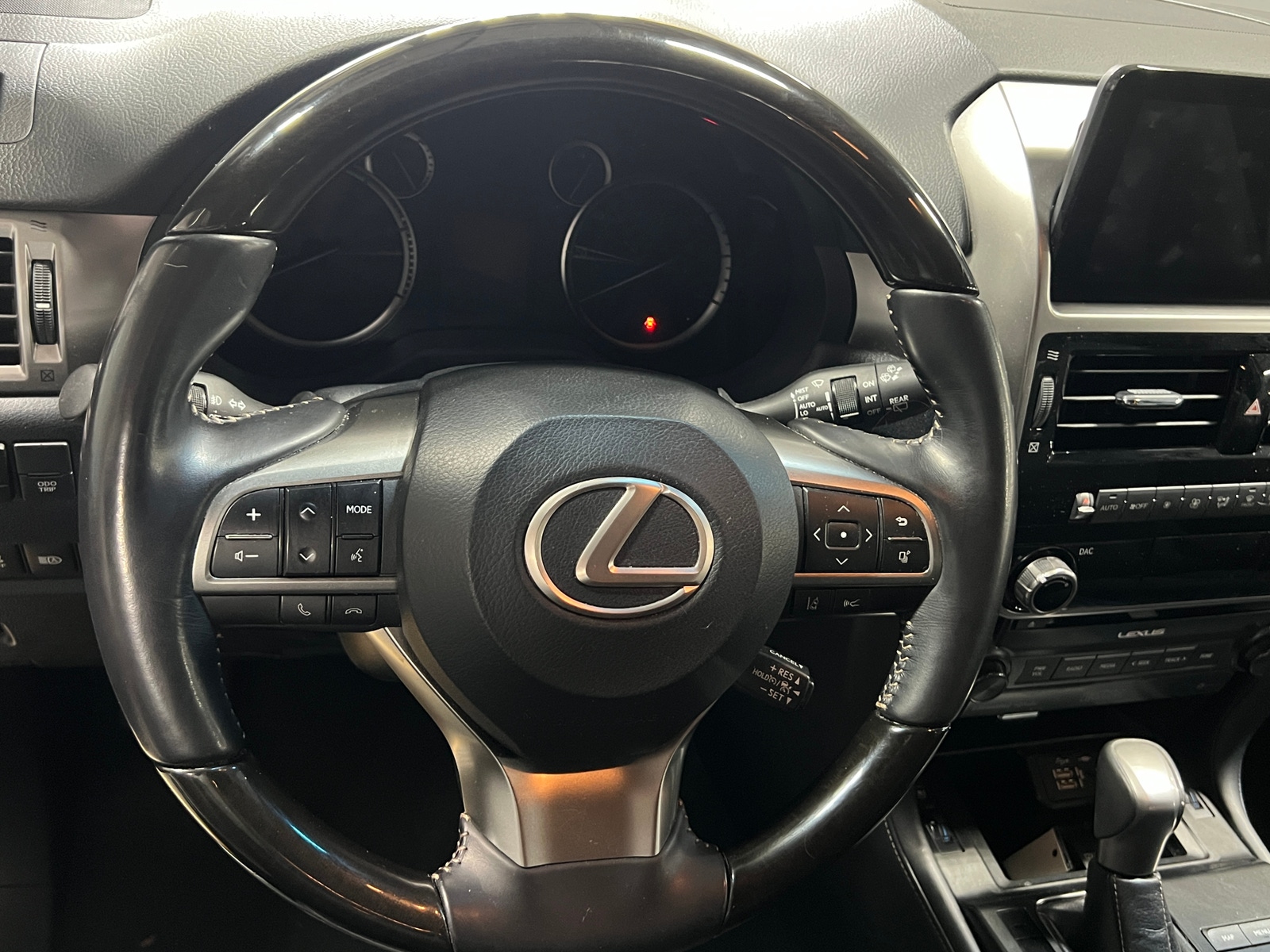 Thumbnail: 2023 Lexus GX - 4