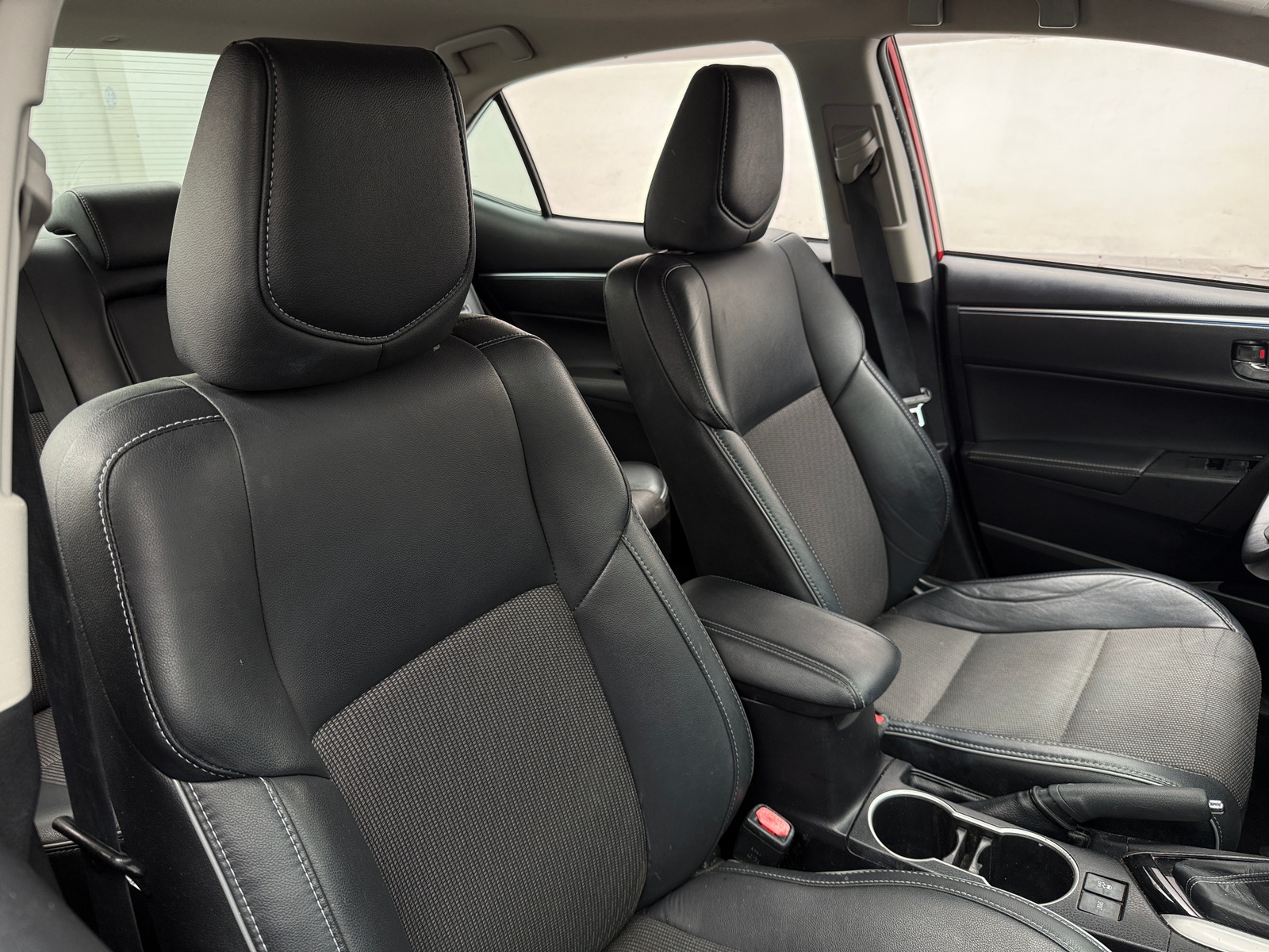 Thumbnail: 2015 Toyota Corolla - 2