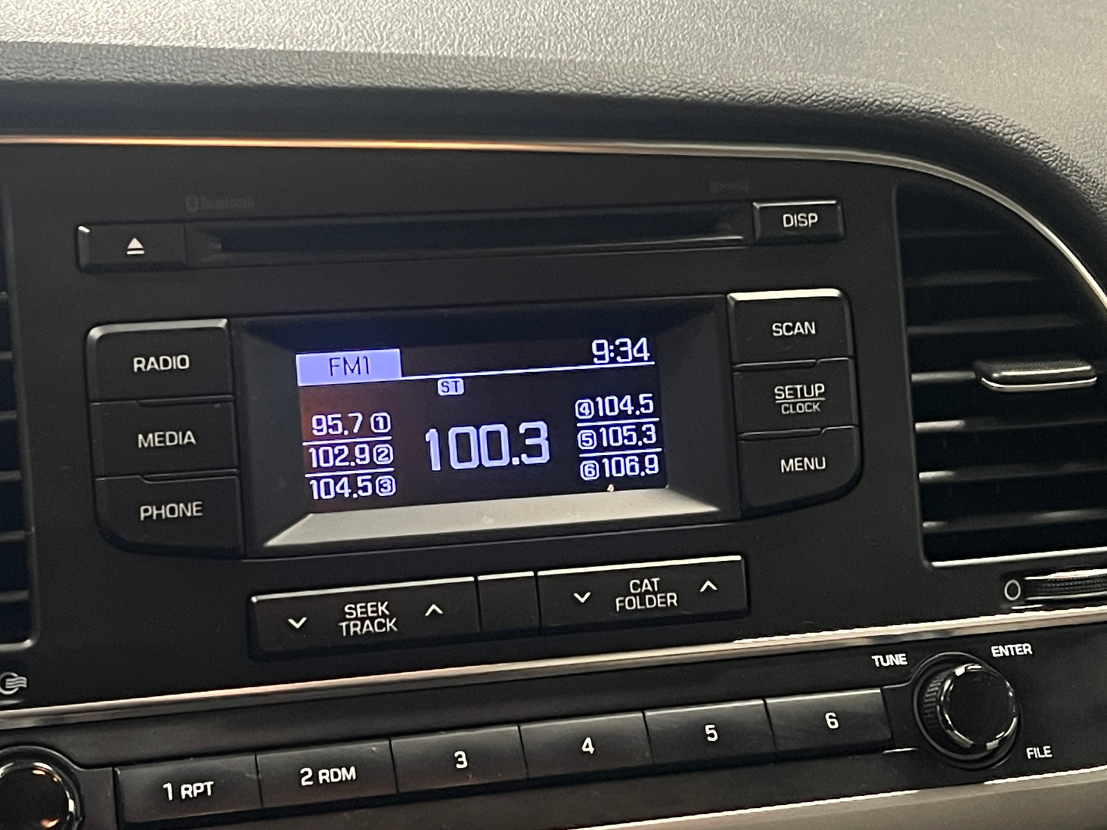 Thumbnail: 2017 Hyundai Elantra - 4