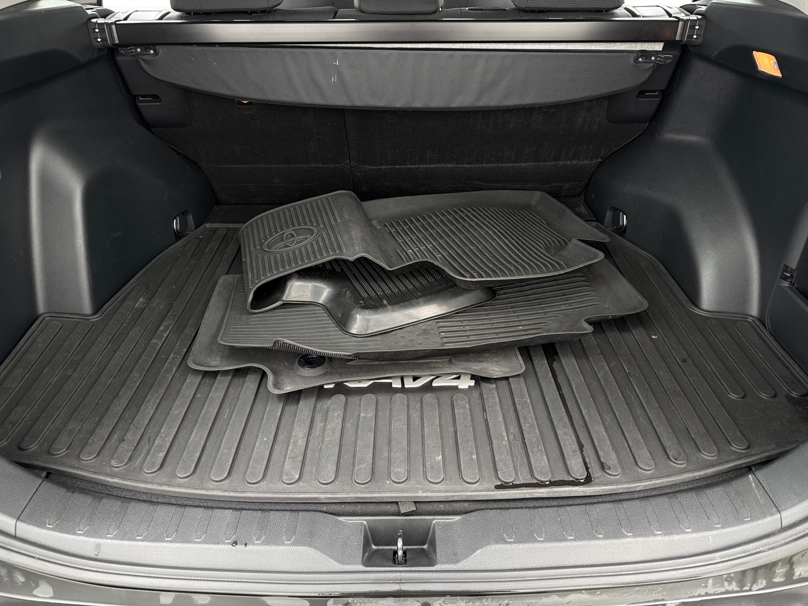 Thumbnail: 2021 Toyota RAV4 - 7