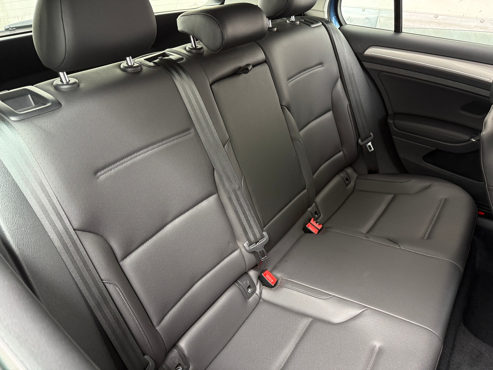 Thumbnail: 2016 Volkswagen e-Golf - 5