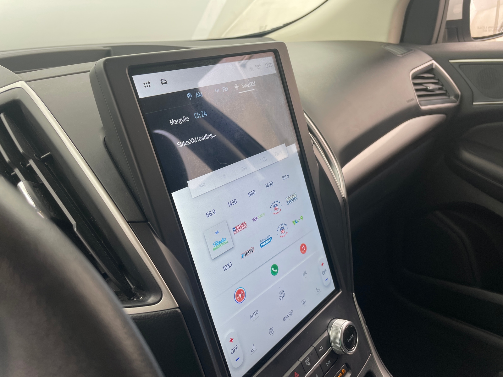 Thumbnail: 2024 Ford Edge - 3