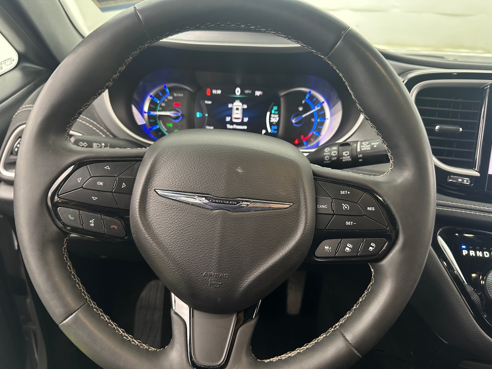 Thumbnail: 2022 Chrysler Pacifica - 4