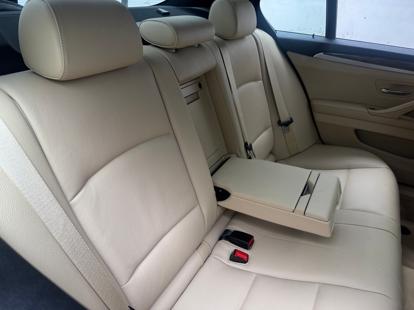 Thumbnail: 2012 BMW 5 Series - 5