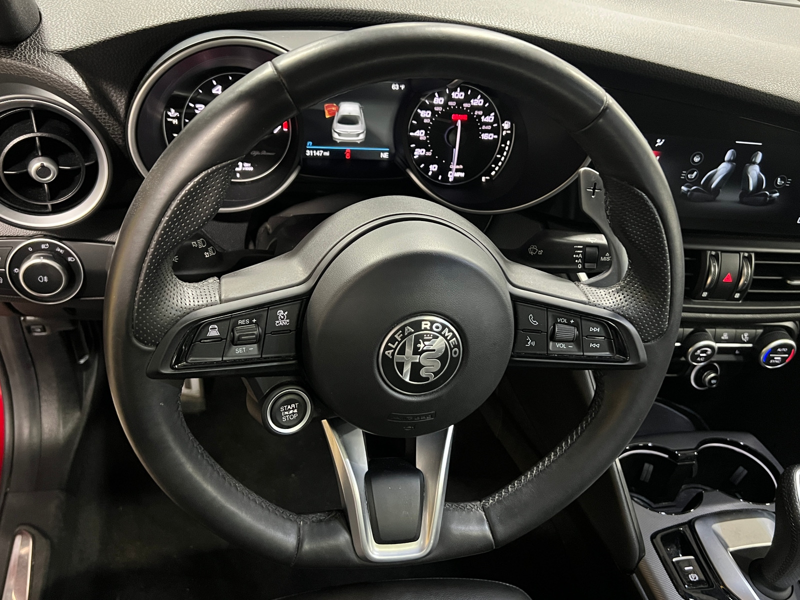 Thumbnail: 2022 Alfa Romeo Giulia - 4