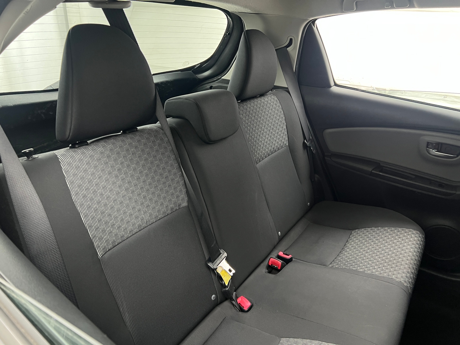 Thumbnail: 2015 Toyota Yaris - 6