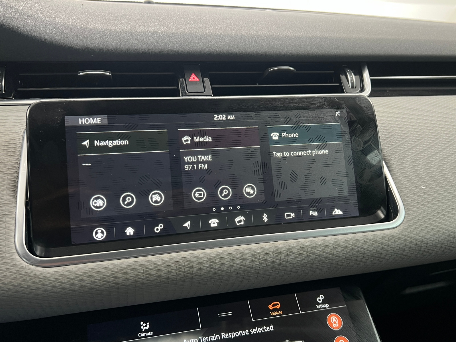 Thumbnail: 2020 Land Rover Range Rover Evoque - 3