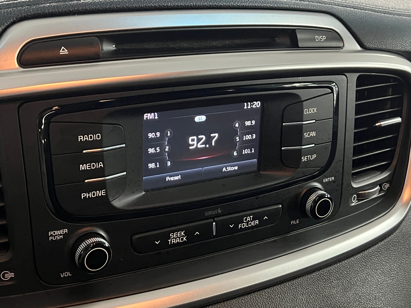 Thumbnail: 2018 Kia Sorento - 4