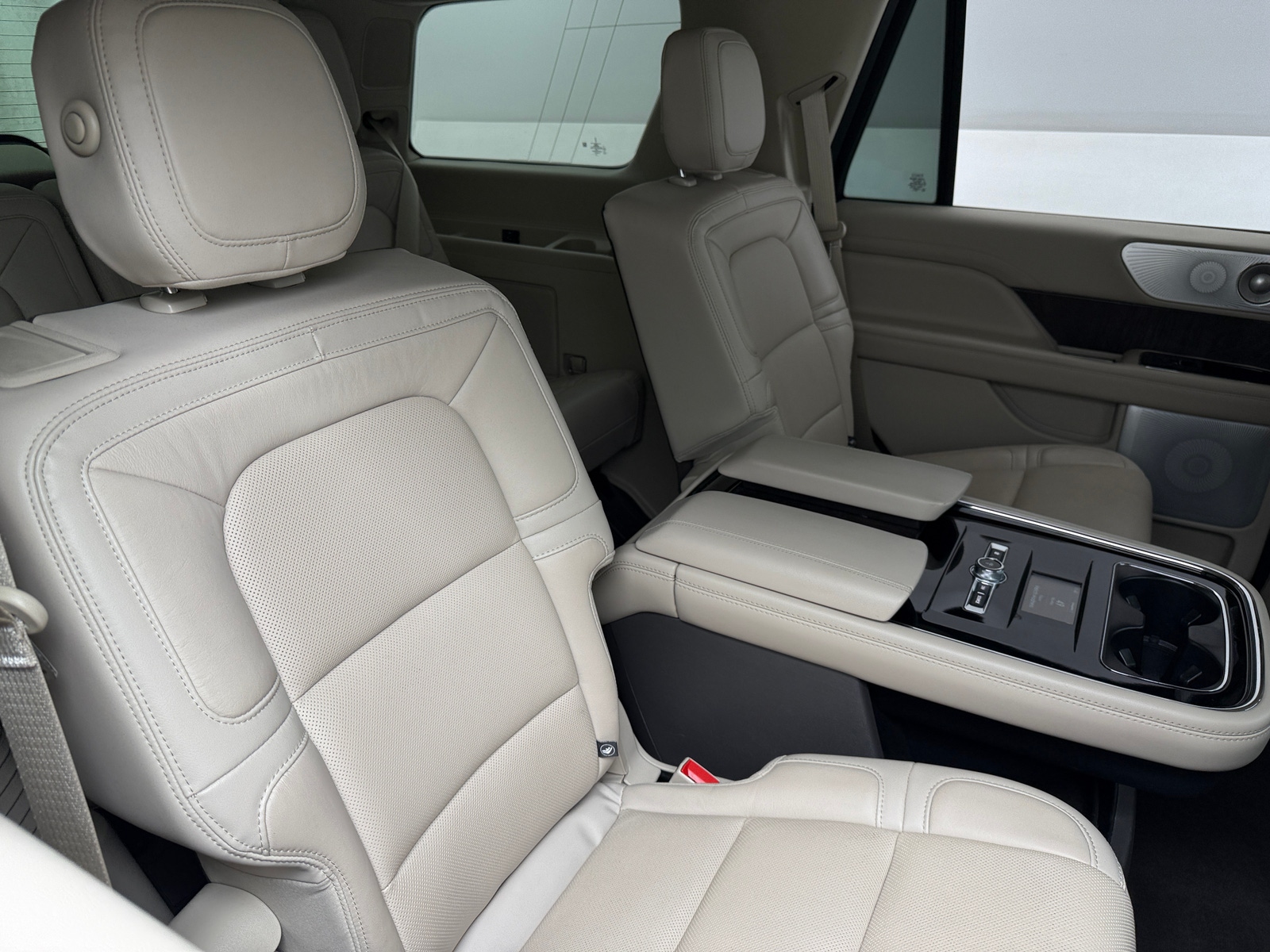 Thumbnail: 2020 Lincoln Navigator - 5