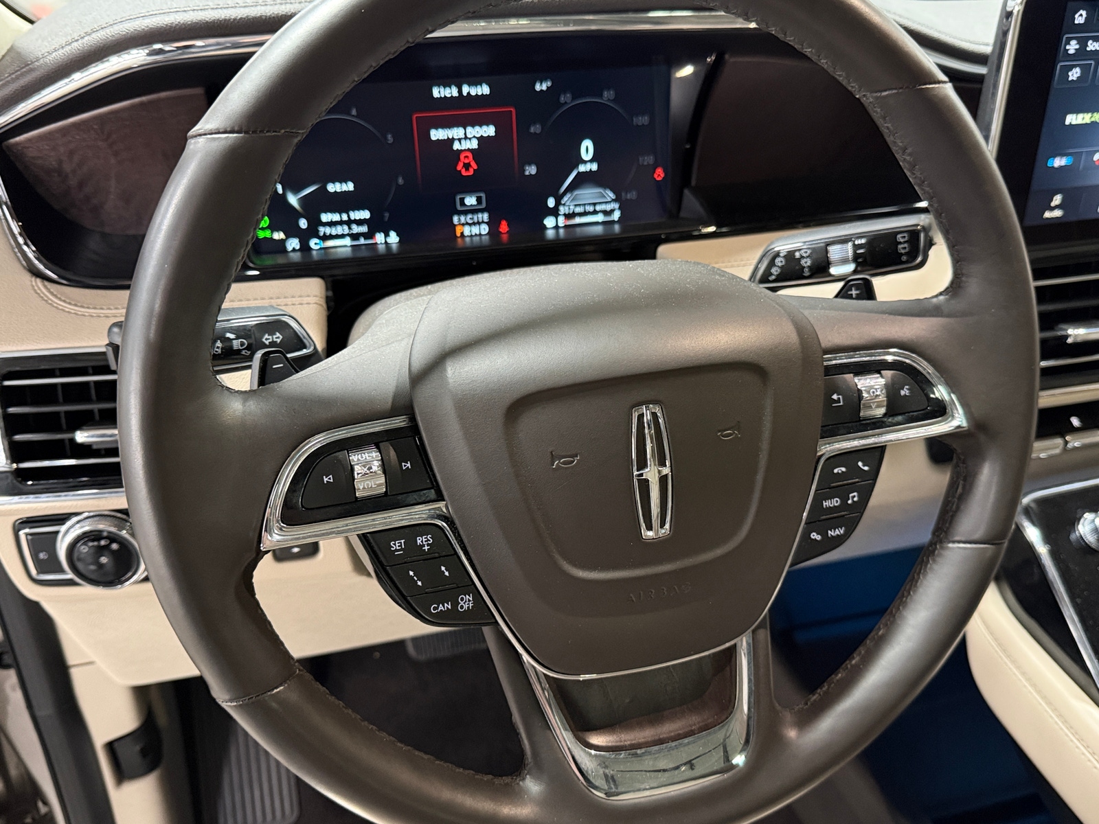 Thumbnail: 2020 Lincoln Navigator - 4