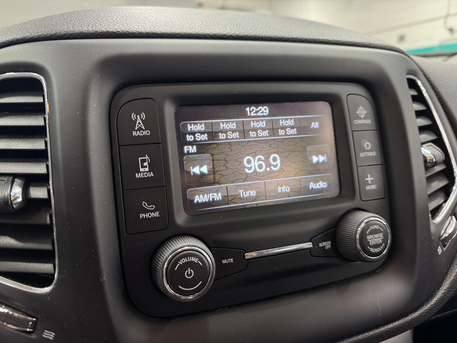 Thumbnail: 2018 Jeep Compass - 4