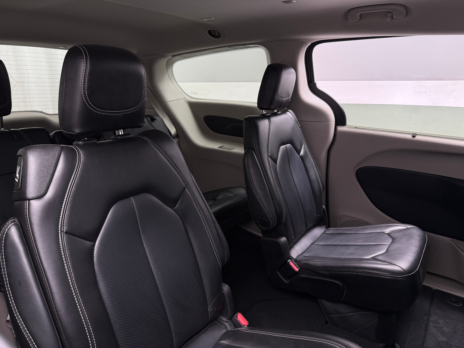 Thumbnail: 2023 Chrysler Pacifica - 5