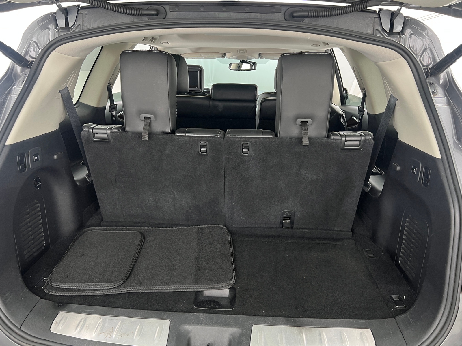 Thumbnail: 2017 INFINITI QX60 - 6