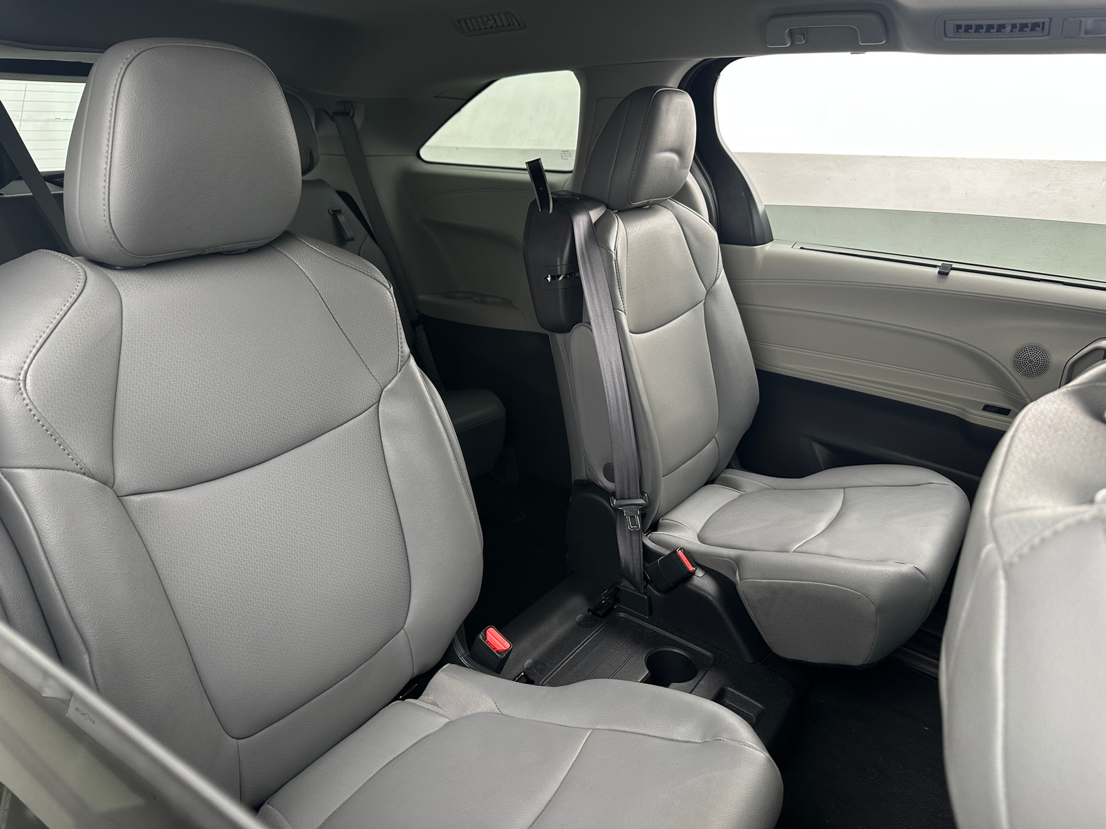 Thumbnail: 2023 Toyota Sienna - 5