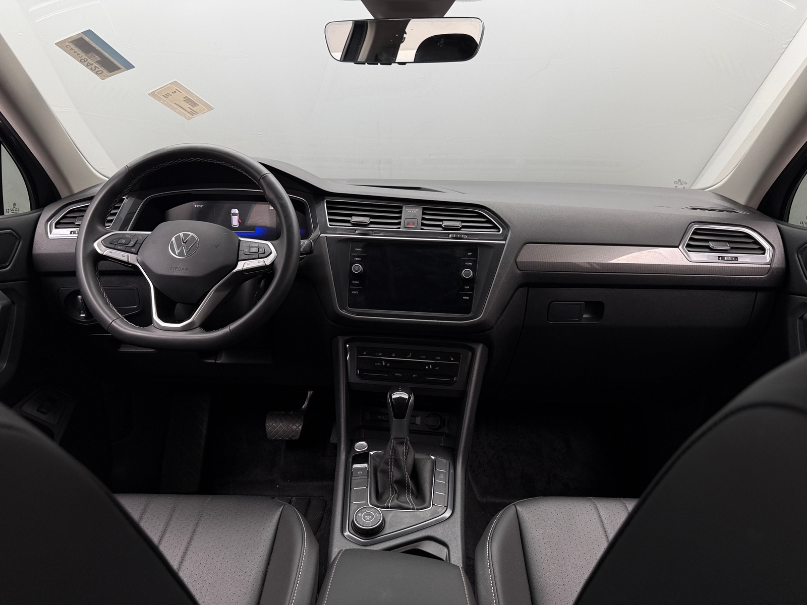 Thumbnail: 2024 Volkswagen Tiguan - 2