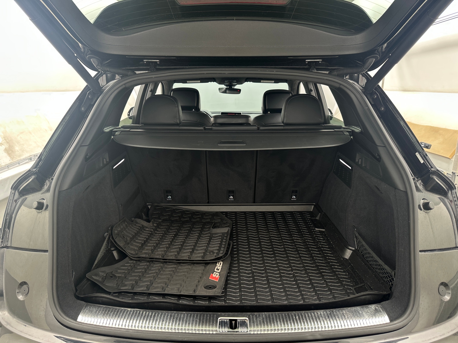 Thumbnail: 2019 Audi SQ5 - 6