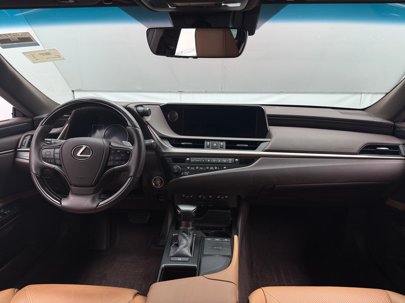 Thumbnail: 2020 Lexus ES - 2