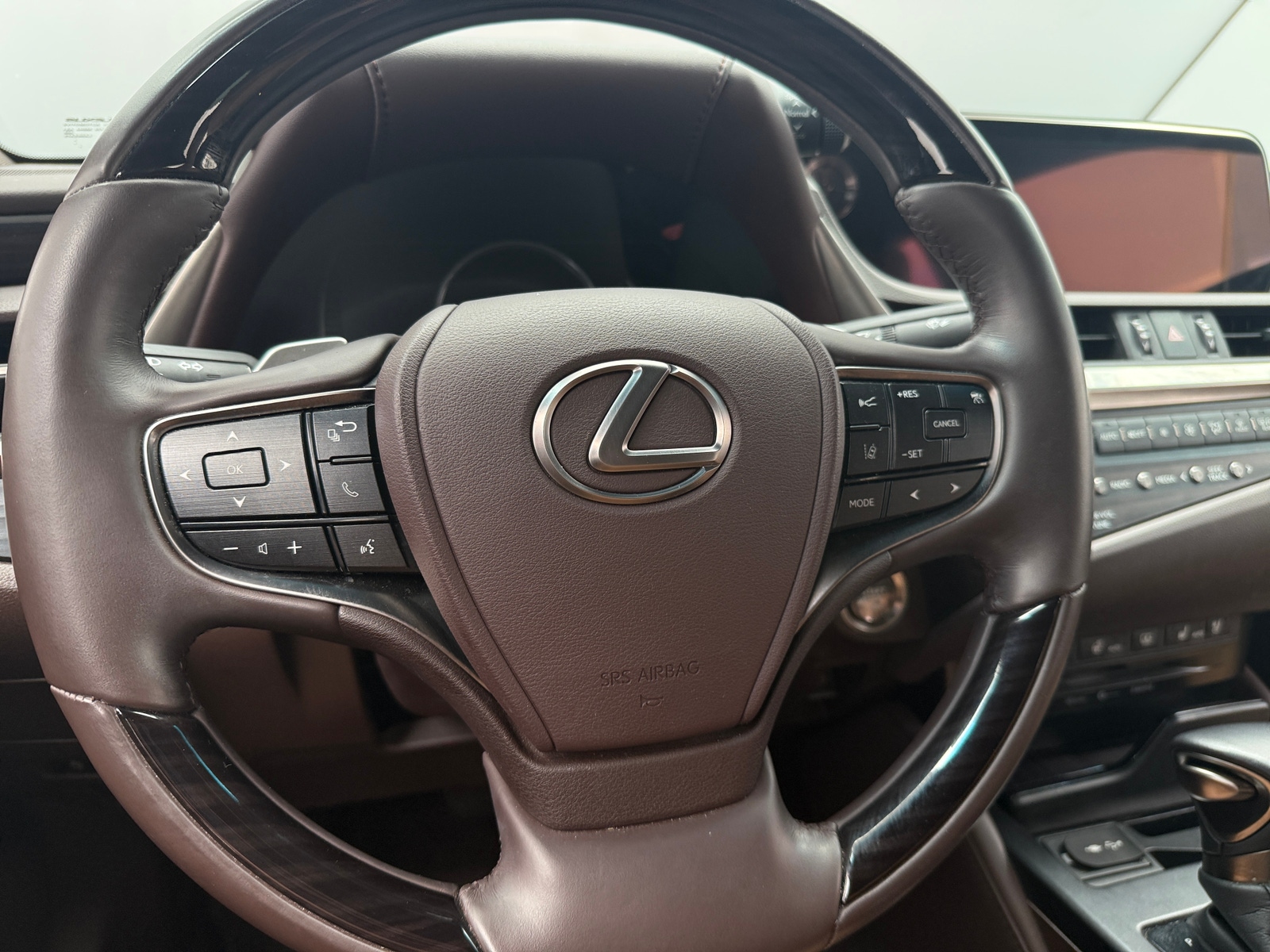 Thumbnail: 2020 Lexus ES - 4