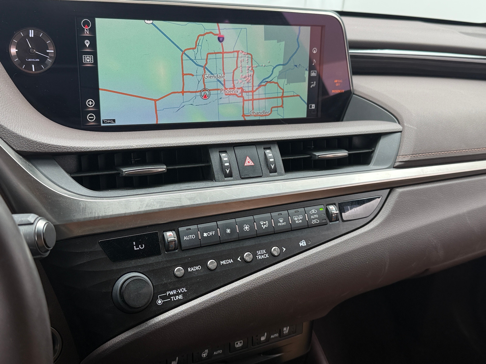 Thumbnail: 2020 Lexus ES - 3