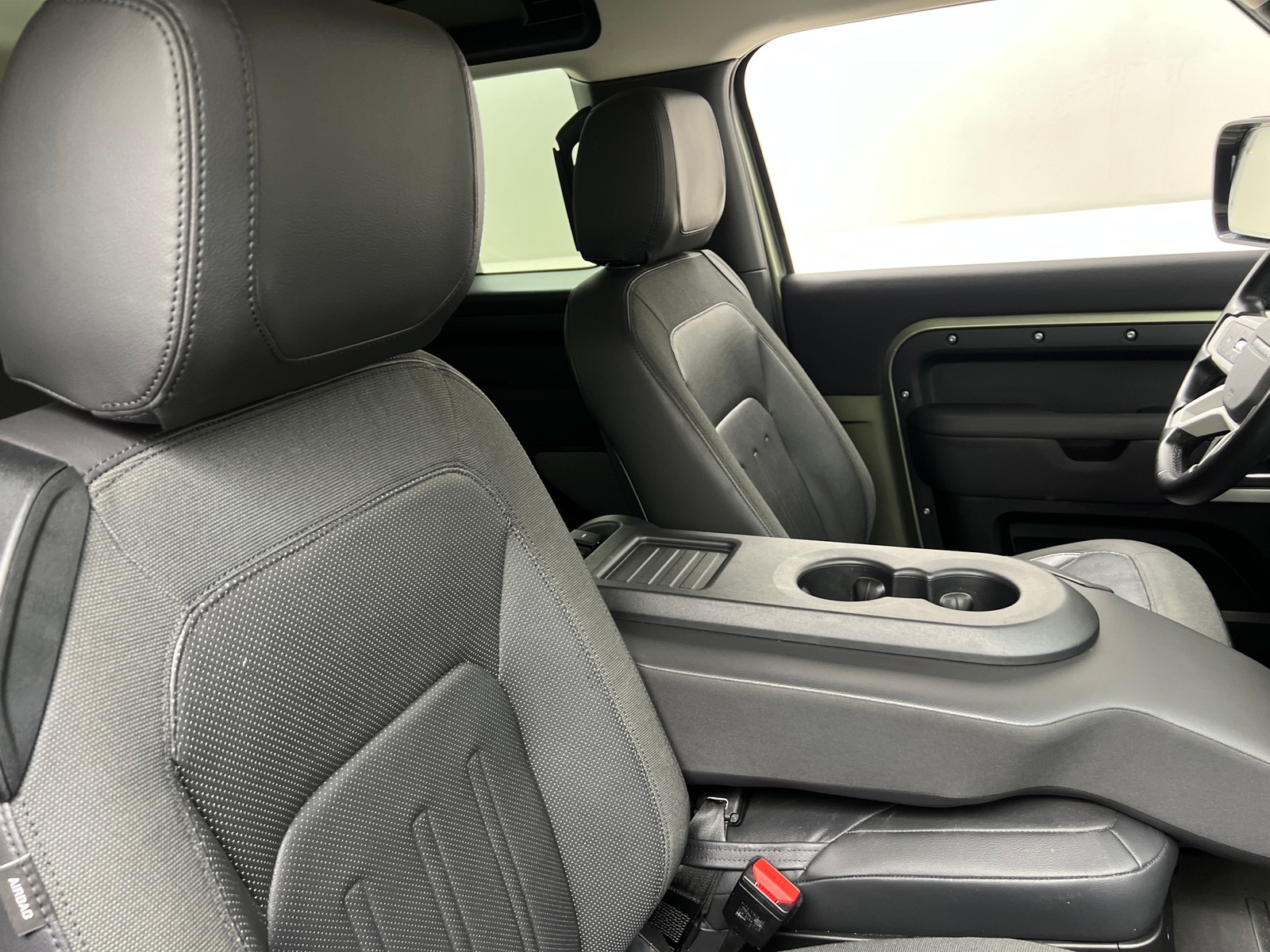 Thumbnail: 2021 Land Rover Defender - 2