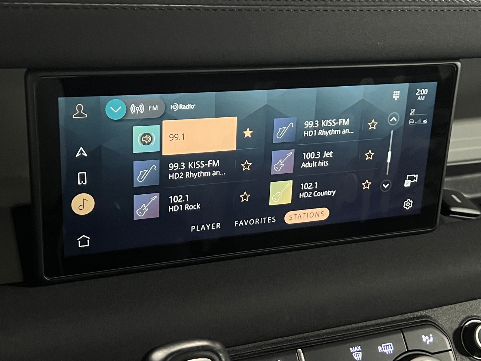 Thumbnail: 2021 Land Rover Defender - 4